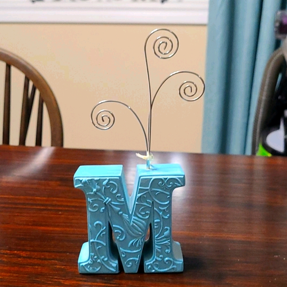 M photo holder